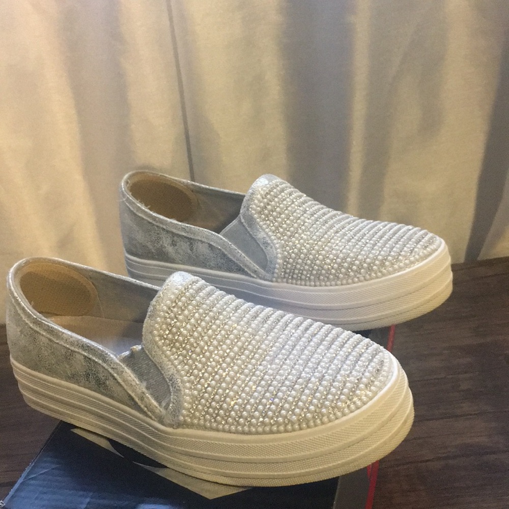 Women's shoes